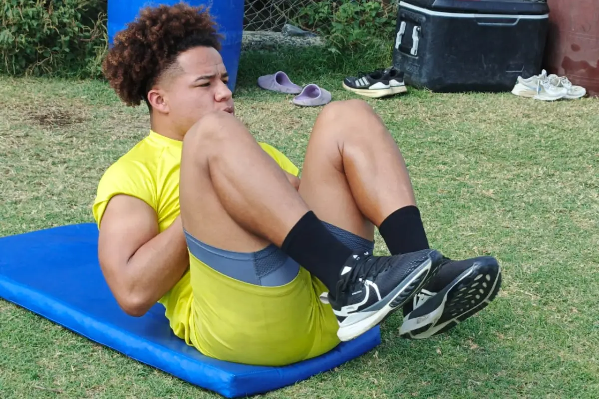 Erick Mendoza, en uno de los entrenamientos de Delfín SC.