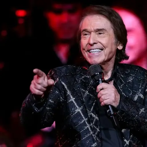 Preocupación por Raphael: suspensión de concierto a última hora causa alarma entre sus fanáticos