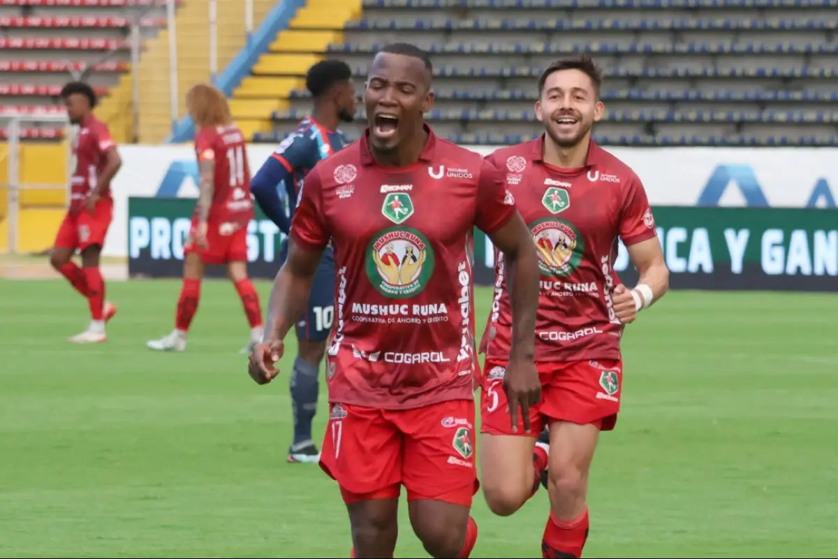 Mushuc Runa aprovecha expulsiones y golea 0-5 a El Nacional en Quito