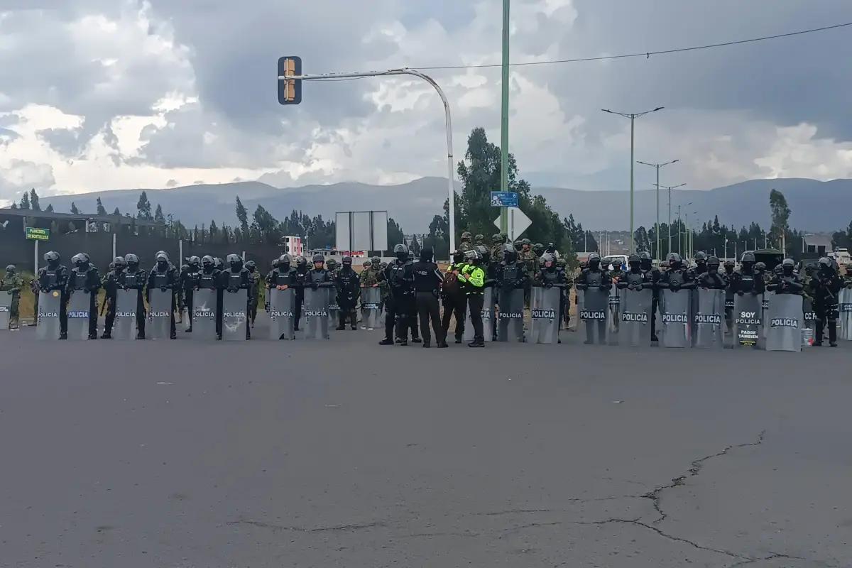 Paro nacional en Ecuador deja 15 detenidos tras bloqueos de vías en Imbabura