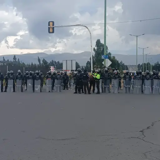 Paro nacional en Ecuador deja 15 detenidos tras bloqueos de vías en Imbabura