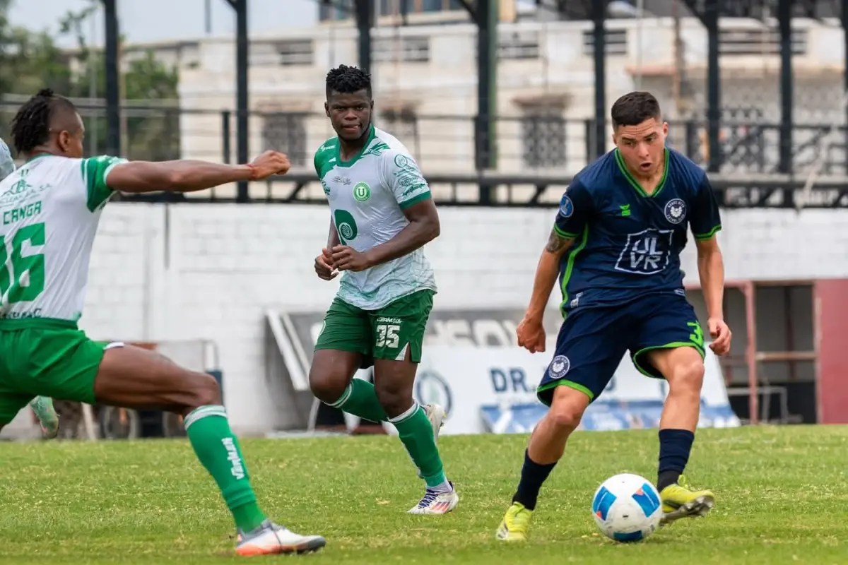Liga de Portoviejo clasificó a octavos de final tras vencer por 2-3 a Búhos.