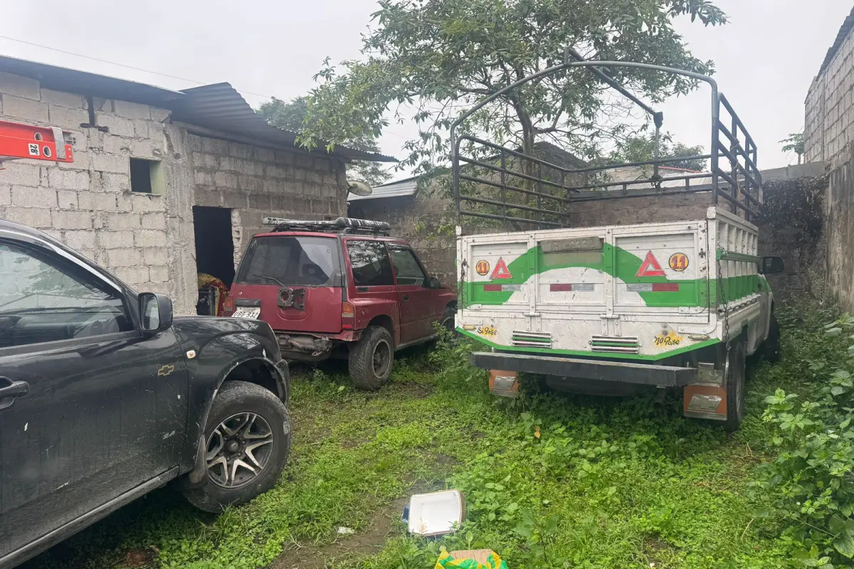 Santo Domingo: Policía Nacional recupera tres vehículos robados y un automóvil desmantelado en Los Unificados
