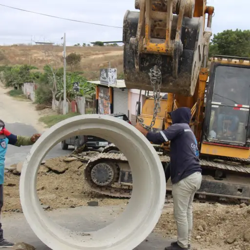 EPAM instala sistema moderno de alcantarillado en calle de ingreso al Coliseo Pinoargote