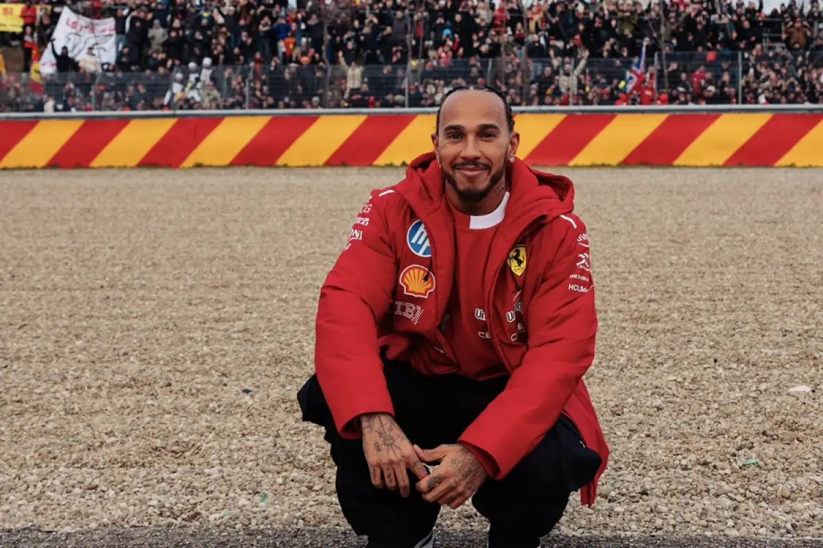 Lewis Hamilton, piloto estrella de Ferrari, expresó por segunda vez su malestar interno con el equipo italiano.
