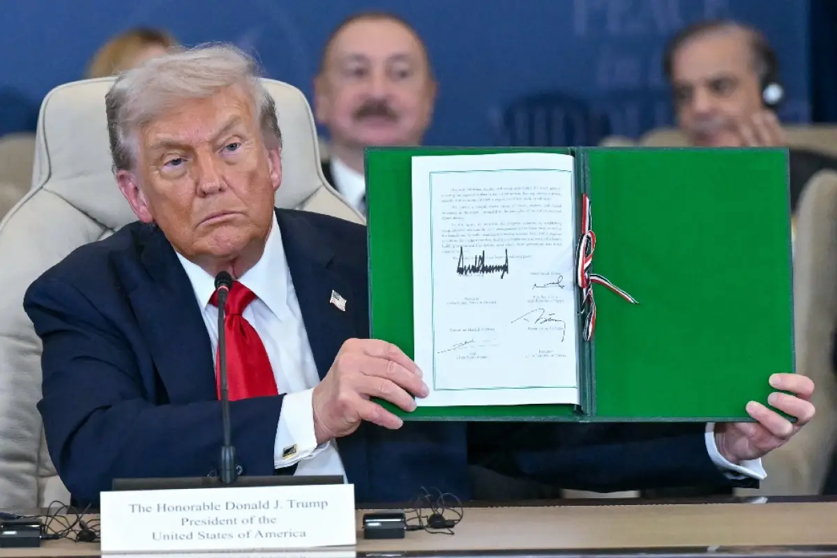 El presidente de Estados Unidos, Donald Trump, firmó este lunes 13 de octubre de 2025 un acuerdo de cese al fuego entre Israel