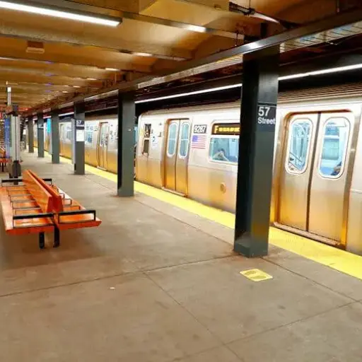 Desafío mortal en TikTok: dos niñas mueren al intentar grabar un video sobre un tren en Nueva York
