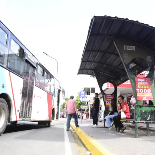 Con internet, cargadores y botón de pánico: así serán las nuevas paradas inteligentes de Portoviejo