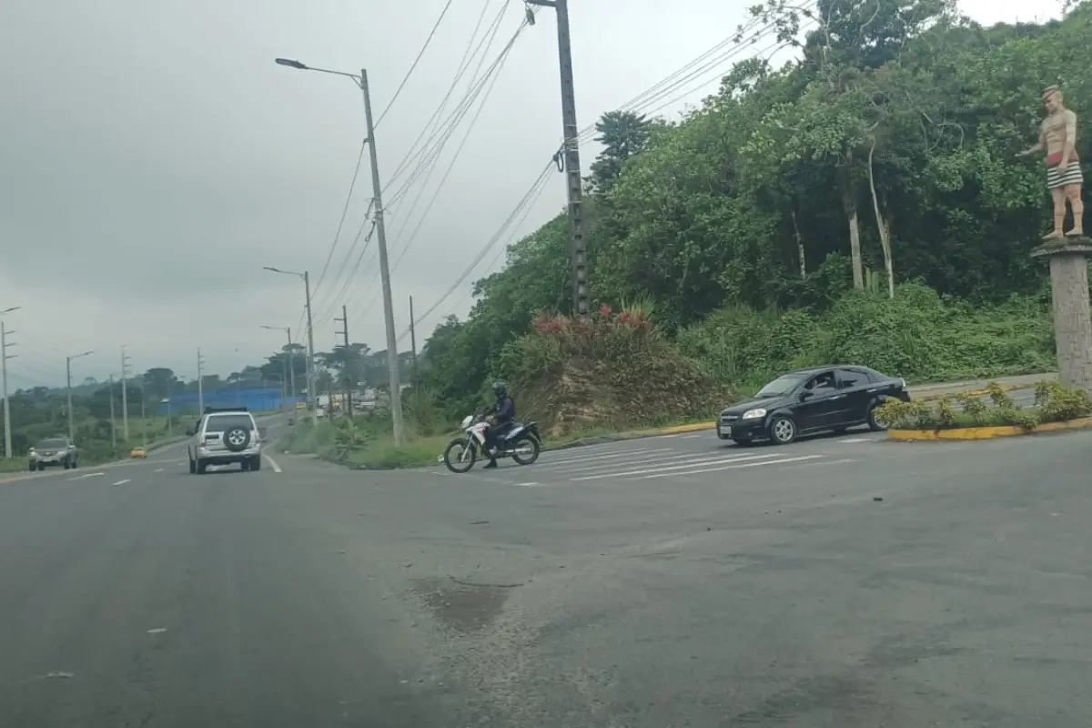 Retrasos en plan de movilidad de Santo Domingo Prefectura analiza autorización de semáforos
