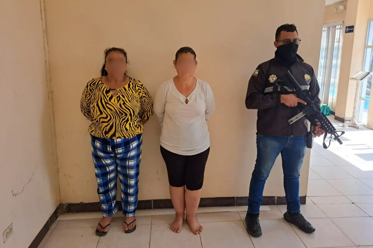 Las mujeres fueron puestas a órdenes de las autoridades judiciales acusadas del delito de receptación.