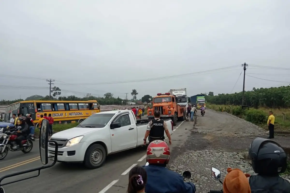 Triple accidente en Buena Fe deja dos muertos y varios heridos