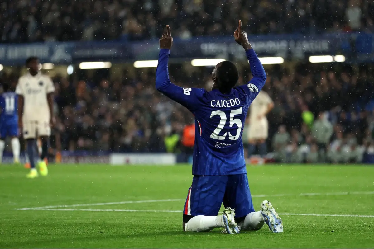 Chelsea vapulea al Ajax en la jornada 3 de Champions League con gol del ecuatoriano Moisés Caicedo