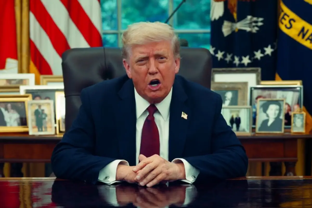 El presidente estadounidense, Donald Trump en una de las conversaciones con los medios de comunicación, 
