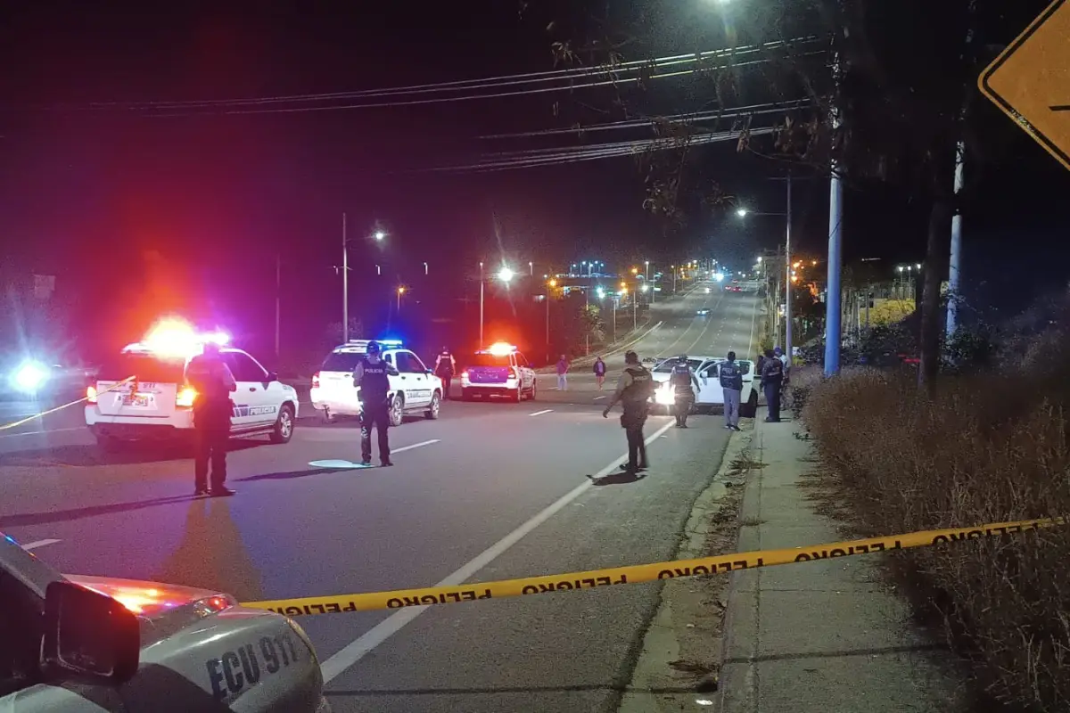 Ataque sicarial deja un muerto y un herido en vía Manta-San Mateo.