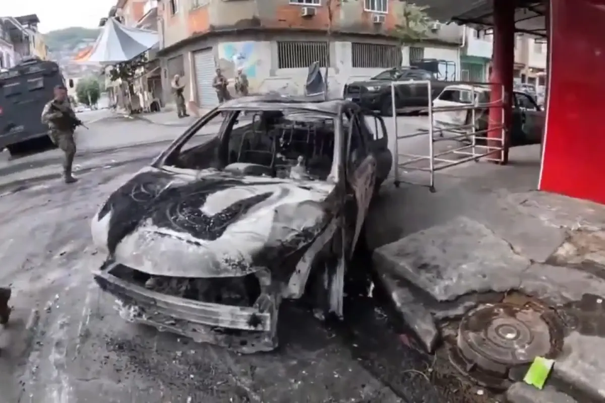 Megaoperativo contra el grupo criminal Comando Vermelho deja más de 60 muertos en las favelas de Río de Janeiro, Brasil, El operativo dejó muertos, heridos y detenidos. Así como daños materiales. 