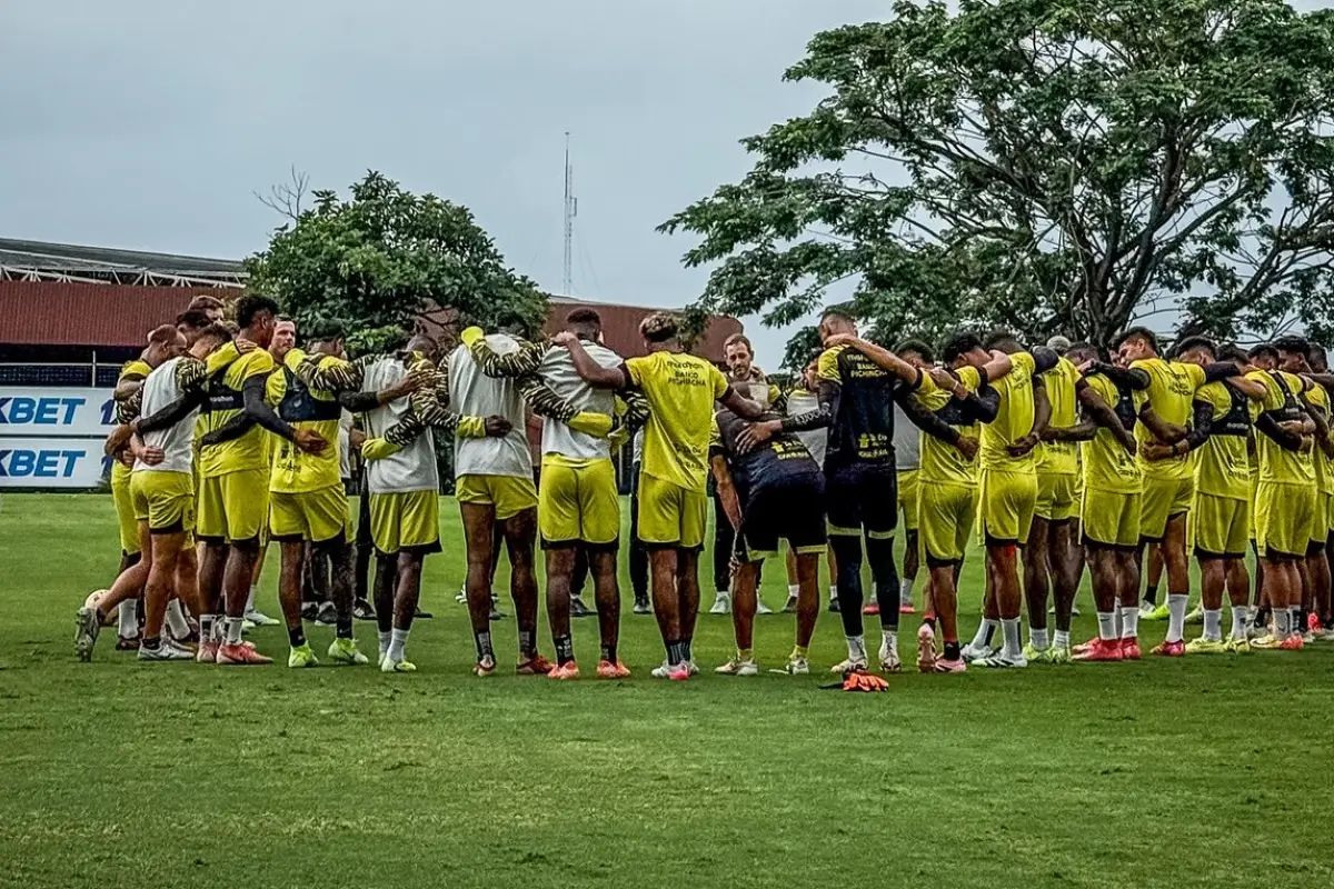Plantilla de Barcelona SC paraliza entrenamientos ante deudas salariales recurrentes