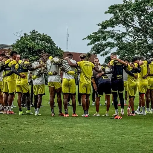 Plantilla de Barcelona SC paraliza entrenamientos ante deudas salariales recurrentes