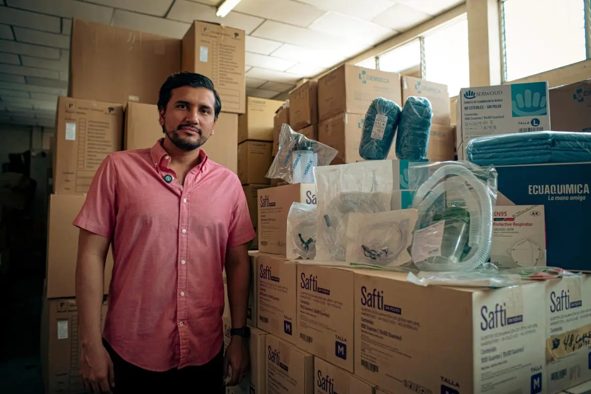 Entrega de medicamentos en Ecuador Gobierno inicia distribución nacional por emergencia.