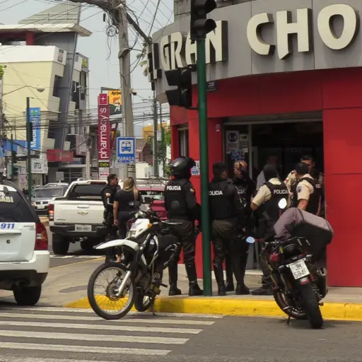 Sacapintas atacan a un hombre cerca de zona bancaria en Portoviejo