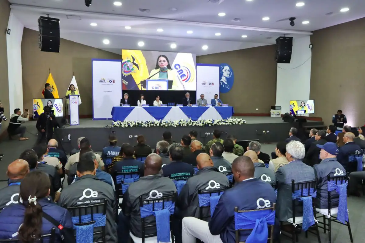 CNE inaugura consulta popular y referéndum 2025 para ecuatorianos en el exterior