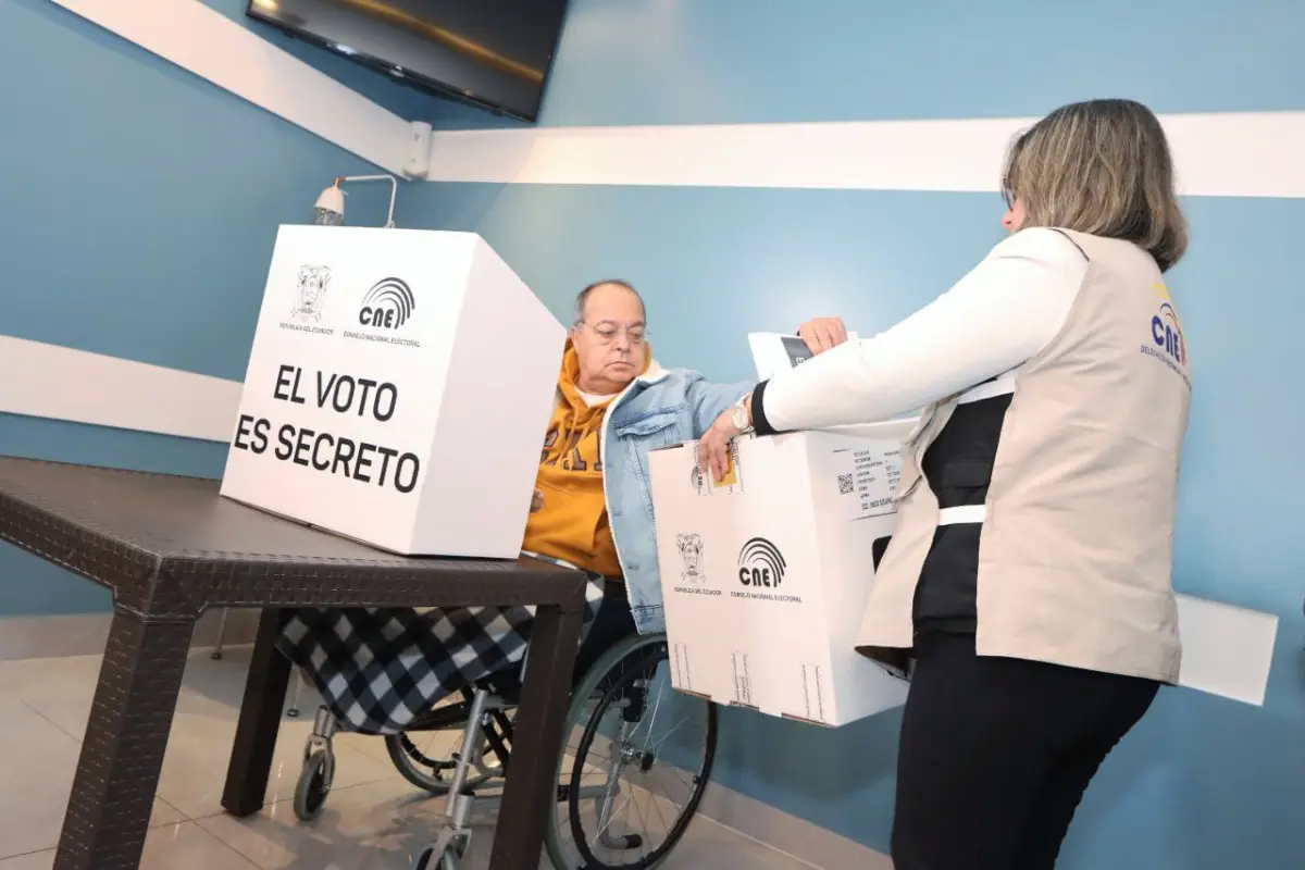 Este viernes 14 de noviembre, se llevará a cabo el programa “Voto en Casa”. FOTO: CNE.