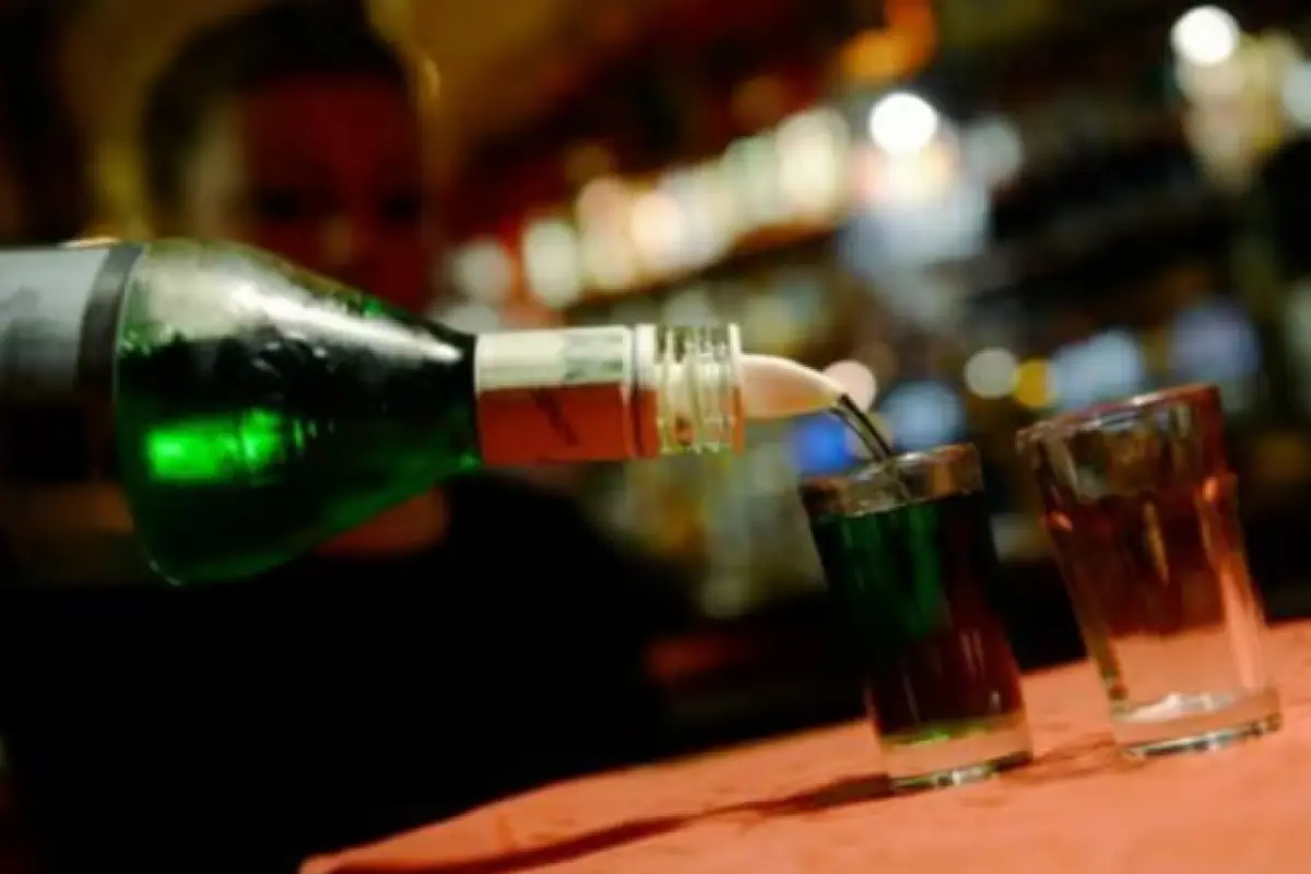 La restricción de venta y consumo de alcohol rige desde el viernes 14 hasta el lunes 17 de noviembre, según el Código de la Democracia.
