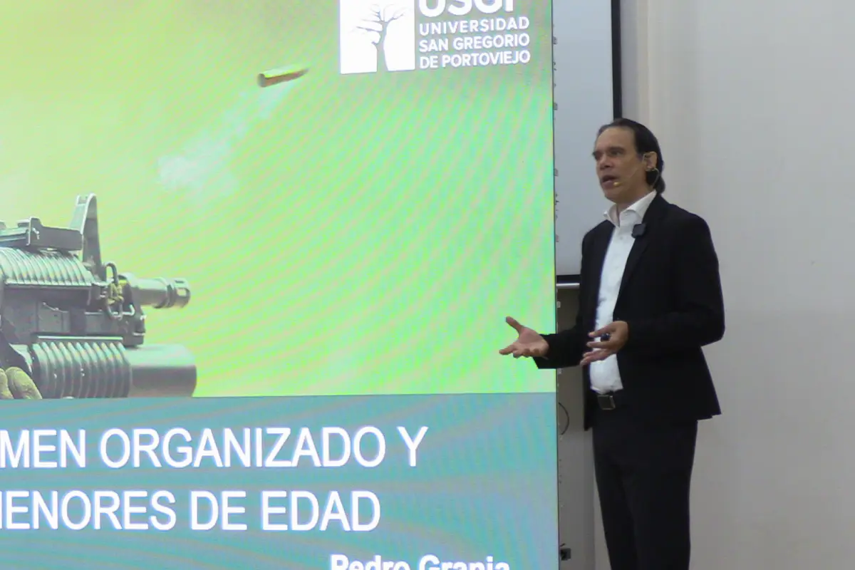 USGP lanza maestría en Derecho con énfasis en Niñez, Adolescencia y Patrimonio; Pedro Granja dicta clase magistral