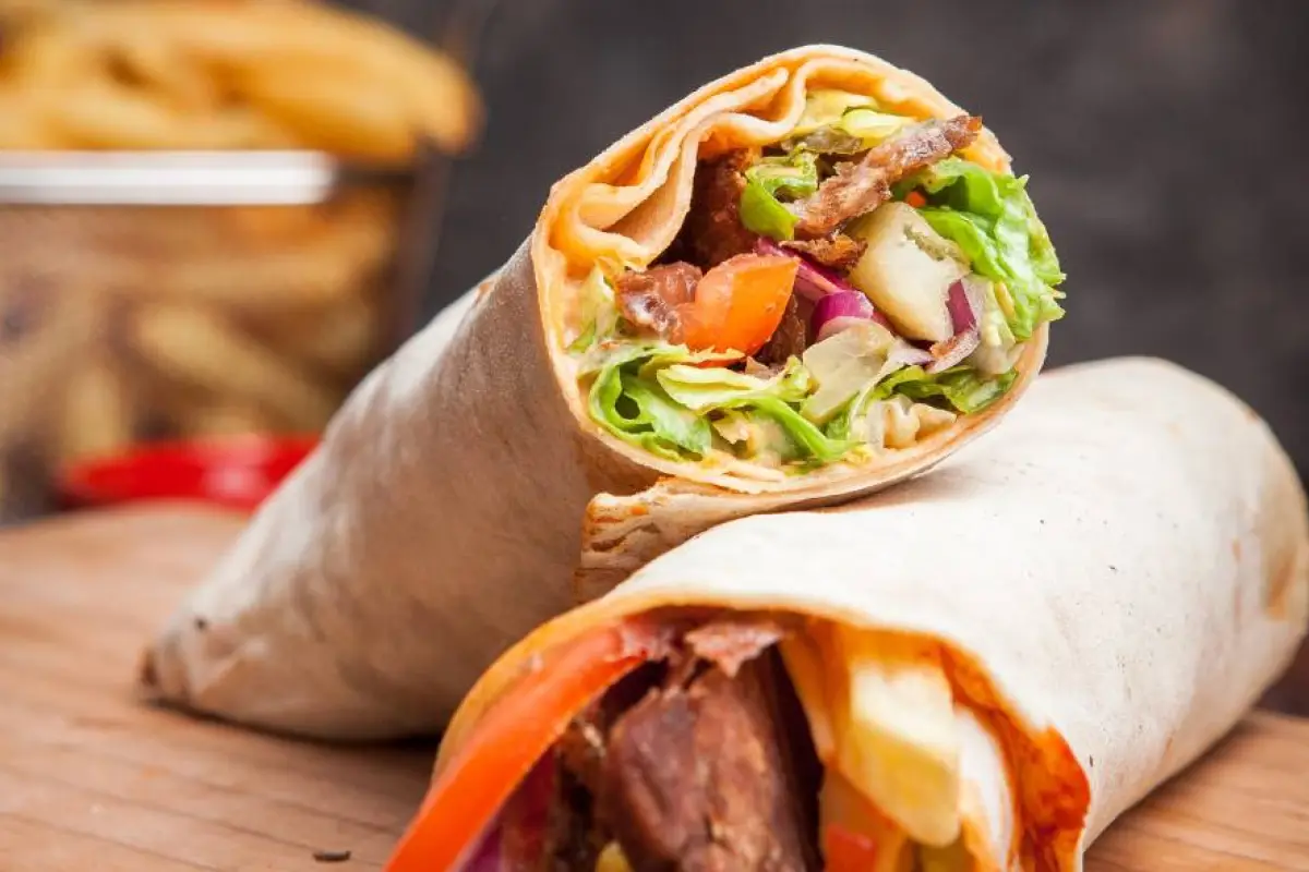 Aprende a preparar un auténtico shawarma callejero, El shawarma se ha vuelto muy popular entre los comensales ecuatorianos. 