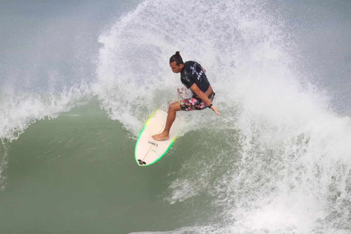 El San Mateo Pro 2026 abrirá la temporada nacional de surf con una jornada competitiva en Manta y un calendario que incluye Galápagos.