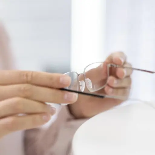 ¿Con qué frecuencia debes cambiar tus lentes? Descubre la importancia del cuidado de tu vista