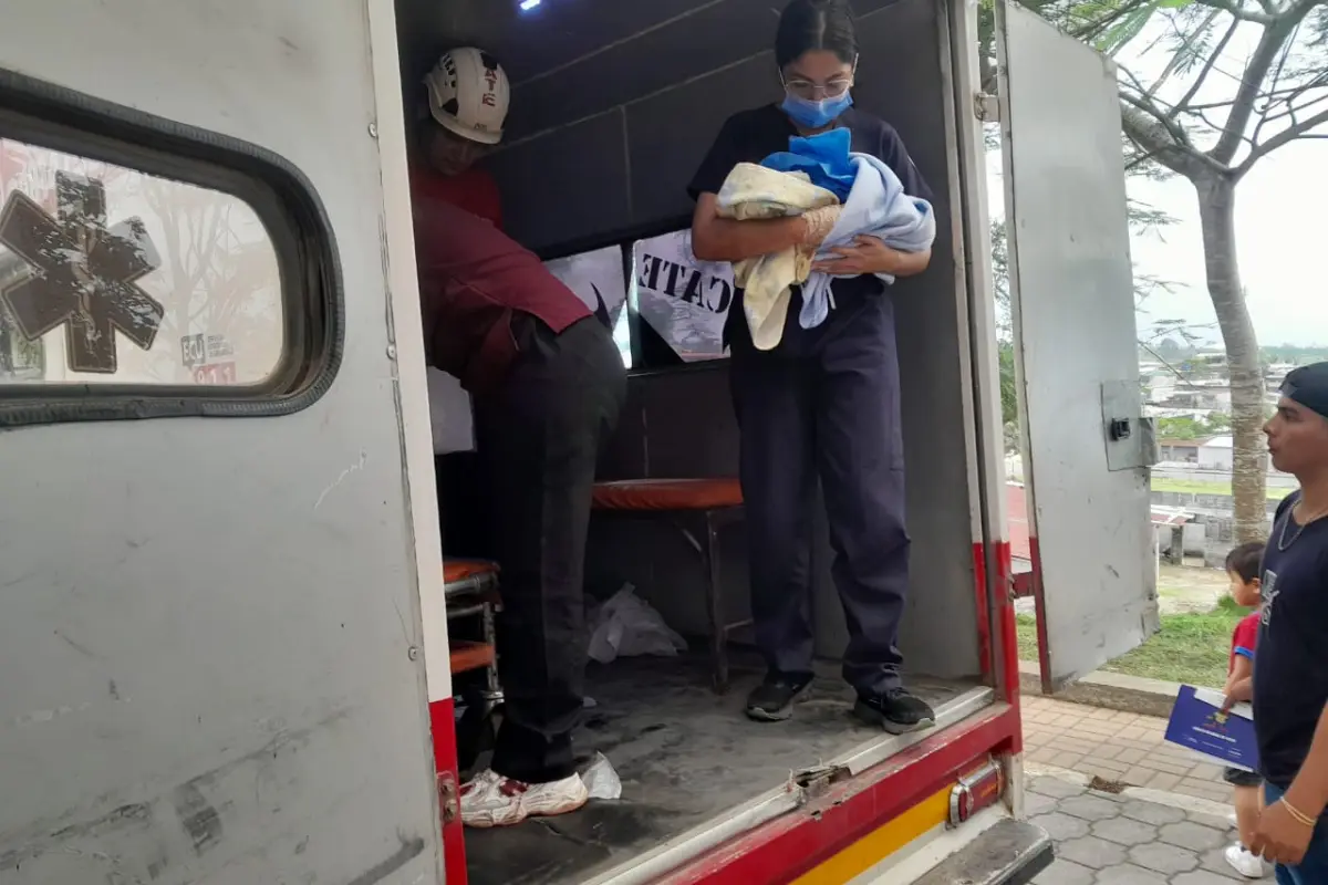 El niño nació poco antes de llagar al hospital de El Carmen.