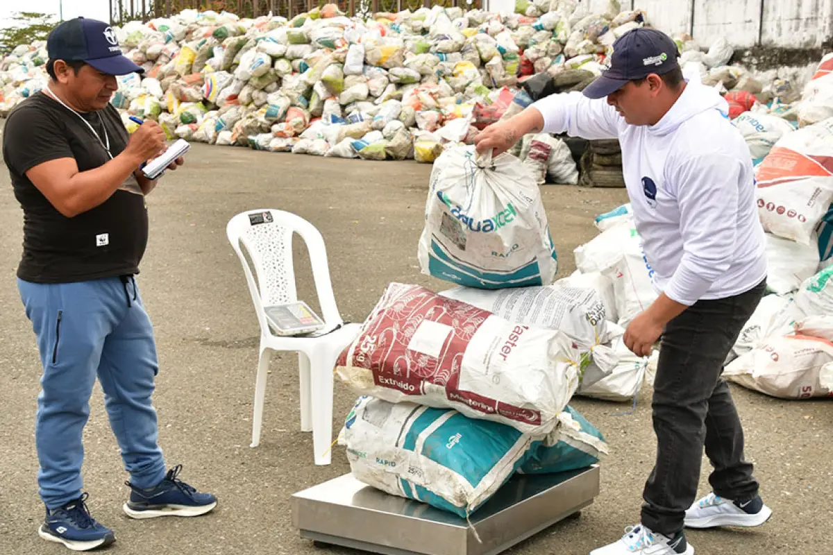 pescadores-artesanales-recolectan-toneladas-plasticos4 (1), 