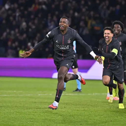 Willian Pacho marca en victoria 5-3 del PSG ante Tottenham por Champions League