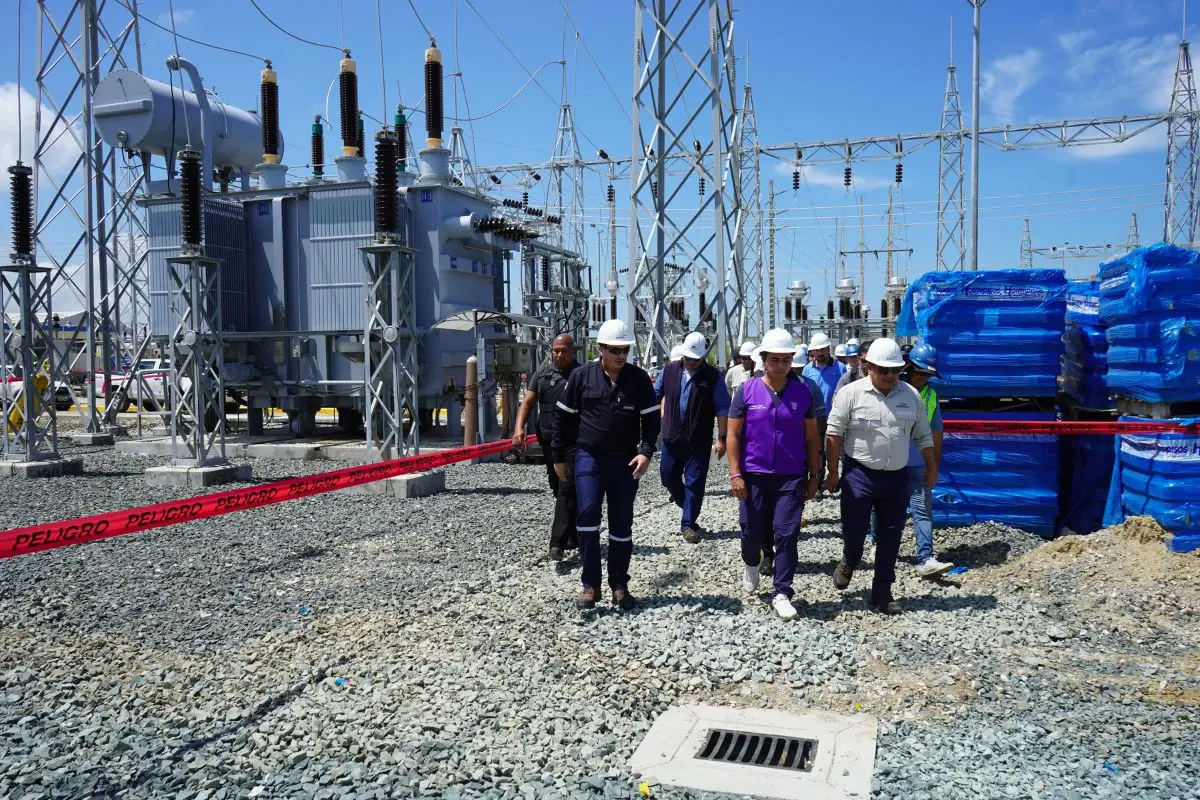 Ecuador obtiene 300 millones para ampliar y reforzar su red eléctrica