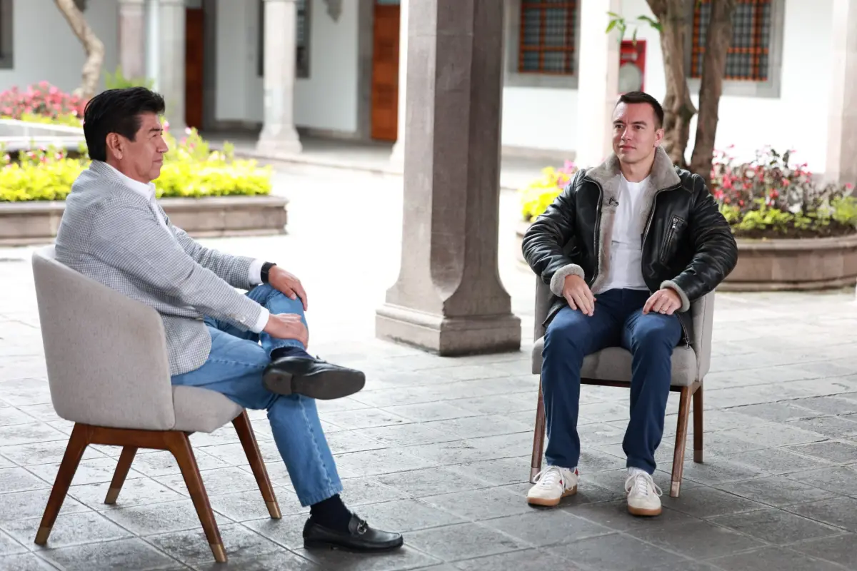 El presidente Daniel Noboa (izq.) junto al comunicador Jorge Yunda. FOTO: @ComunicacionEc.