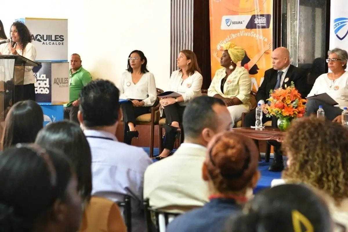 Un foro en Guayaquil reunió a instituciones, líderes comunitarios y actores sociales para analizar prácticas de prevención contra la violencia de género.