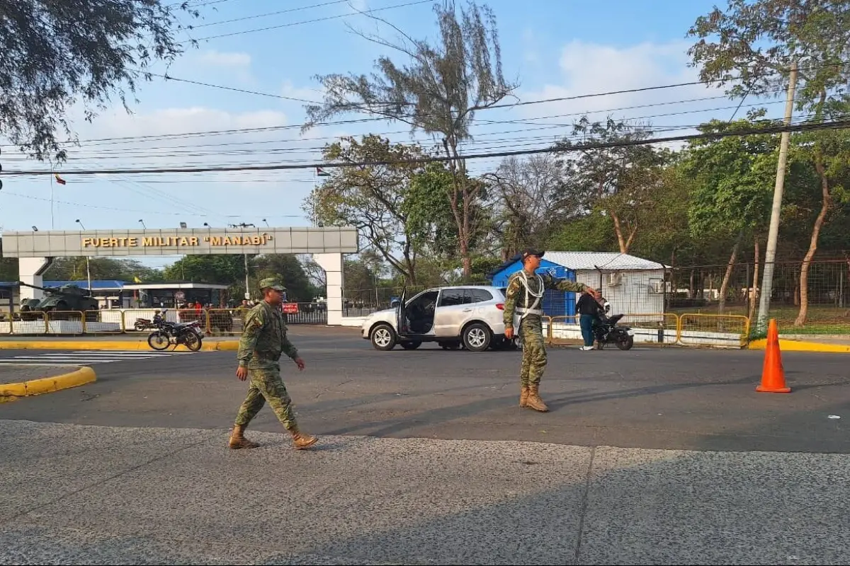 Las dos víctimas colaterales pidieron ayuda a los militares luego de recibir varios disparos.