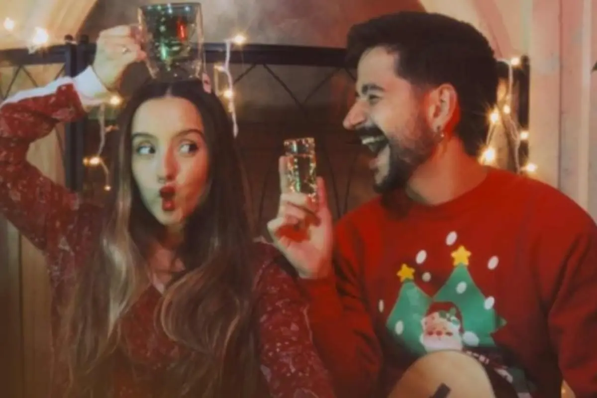 Camilo y Evaluna lanzan 'Navidad en cada esquina', versión tropical de un clásico navideño, Camilo y Evaluna celebran la Navidad con un nuevo tema musical. 