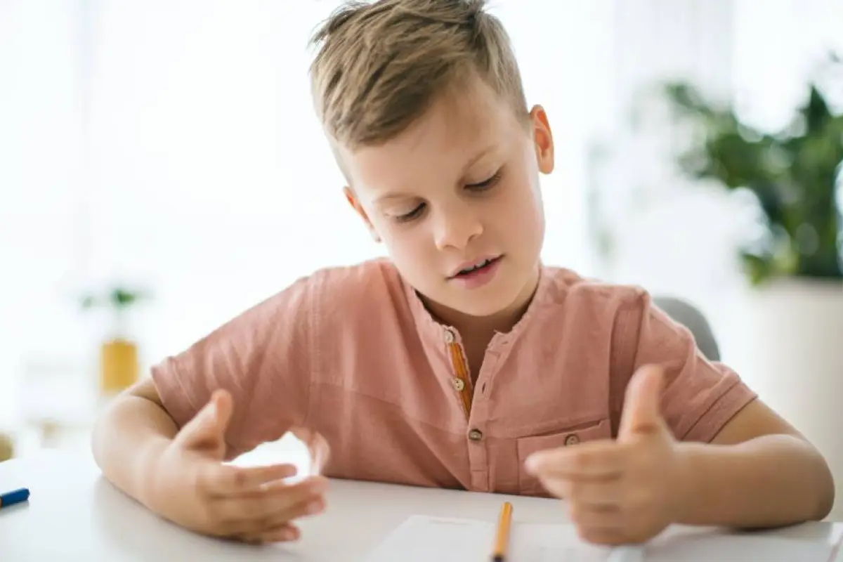 Contar con los dedos ayuda a los niños a lograr habilidades matemáticas más avanzadas, Contar con los dedos es una práctica muy común en los niños que inician la etapa educativa. 