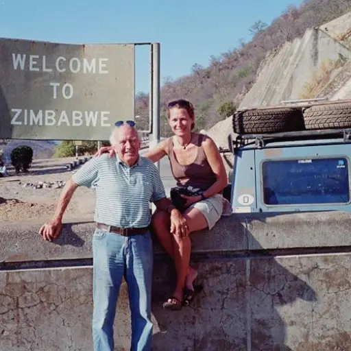 Günther Holtorf, el alemán que recorrió más de 900 mil kilómetros, en 177 países con su Mercedes “Otto”