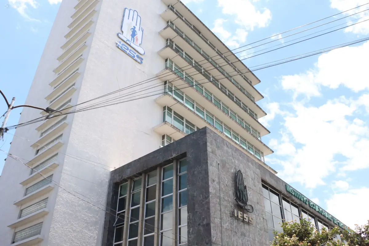 IESS detecta actos irregulares y alerta sobre maniobras indebidas para alterar aportes y acceder a jubilaciones.