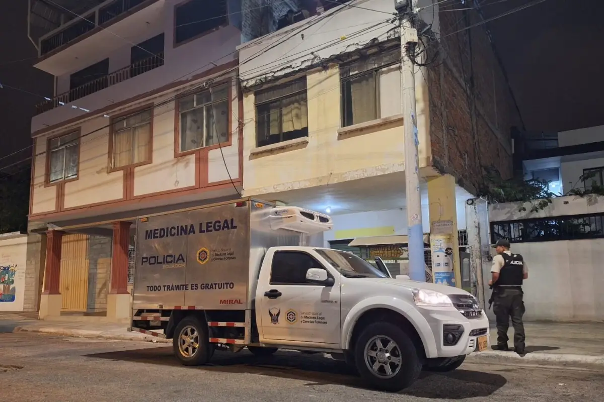Los cuerpos fueron llevados al Centro Forense de Portoviejo para la autopsia e identificación., 