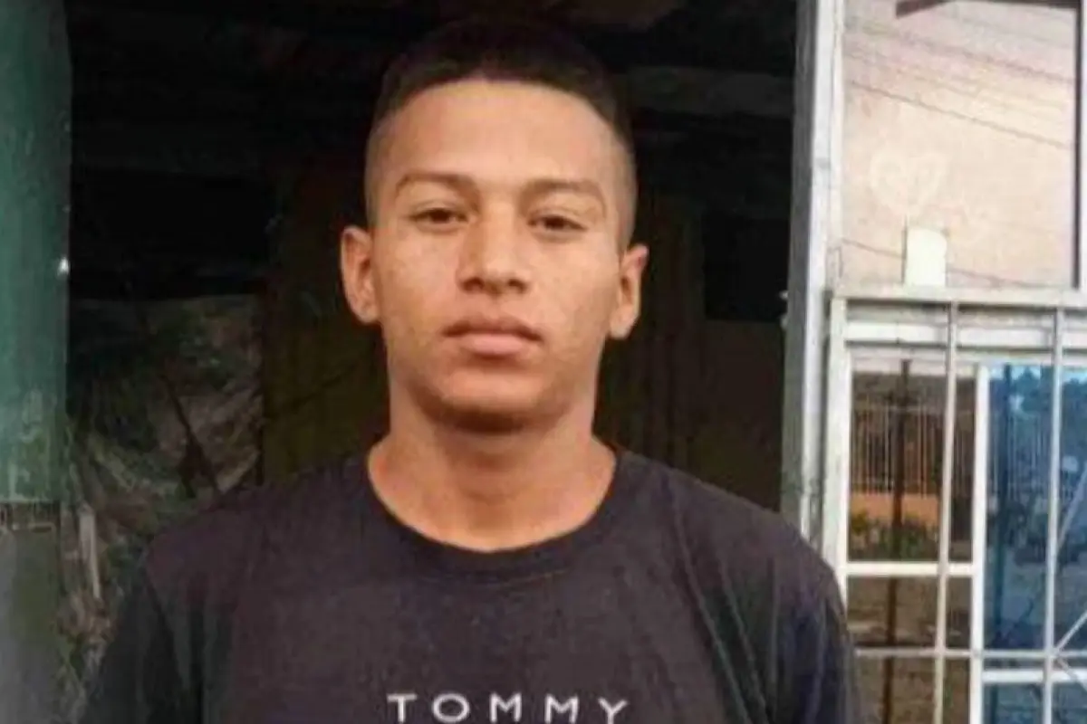Jordan Pobeña lleva una semana desaparecido y sus familiares están desesperados por encontrarlo., 