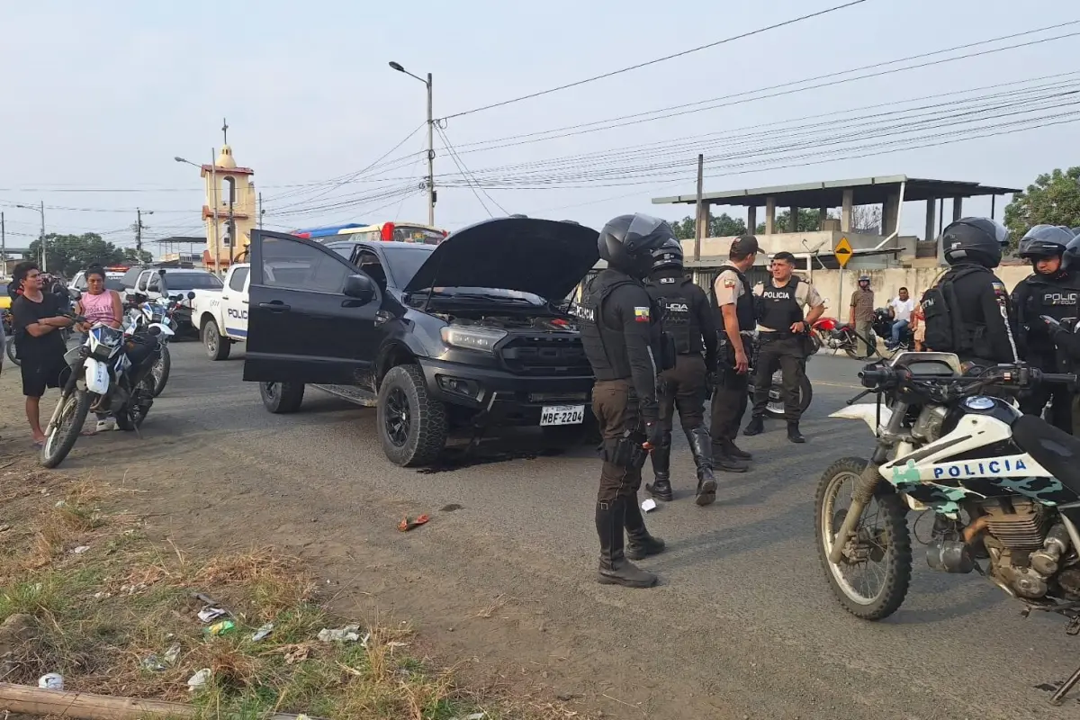 La camioneta en la que se movilizaban los sospechosos fue retenida para investigaciones.