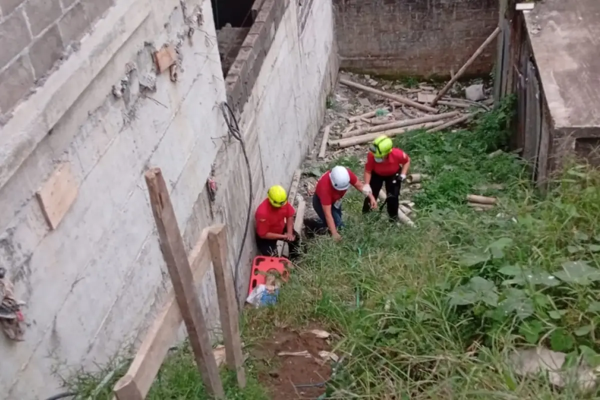 Adulto mayor sufre grave caída en El Carmen; fue trasladado a Santo Domingo
