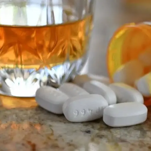 Alcohol y medicamentos: la combinación que puede poner en riesgo tu salud