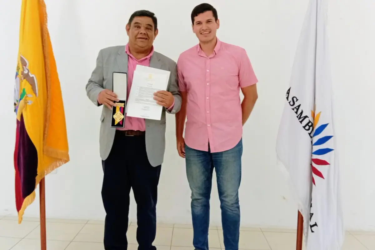 Fundación Génesis de Portoviejo recibe condecoración Vicente Rocafuerte de la Asamblea Nacional, 