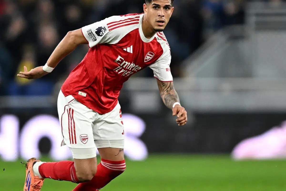 Piero Hincapié titular en victoria del Arsenal sobre Brighton por la jornada 18, 