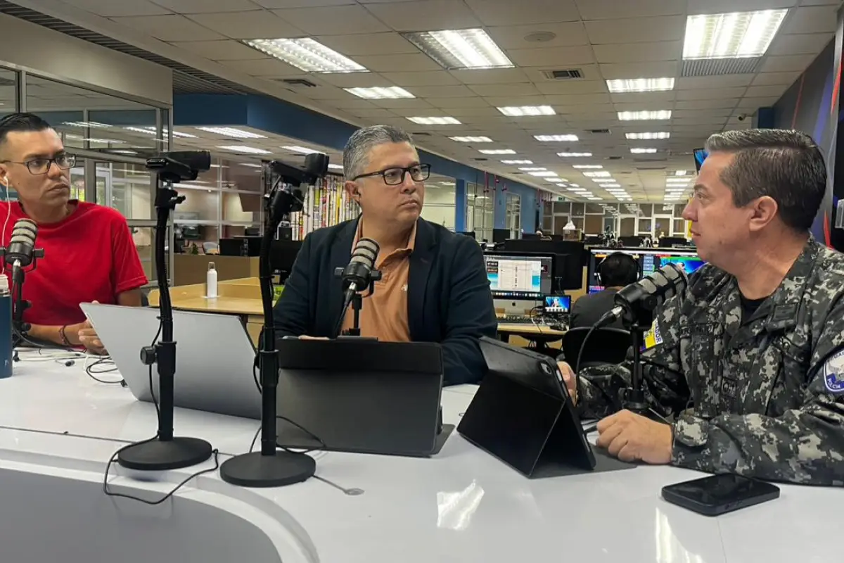 El comandante de la Zona 4, Geovanny Naranjo, en una entrevista de Manavisión Plus.