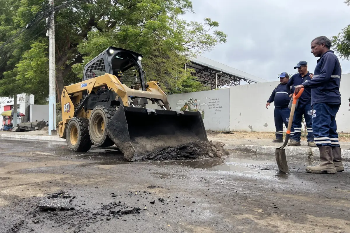 La calle Medardo Cevallos es una de las vías actualmente intervenidas por el Municipio de Portoviejo. Foto: El Diario.